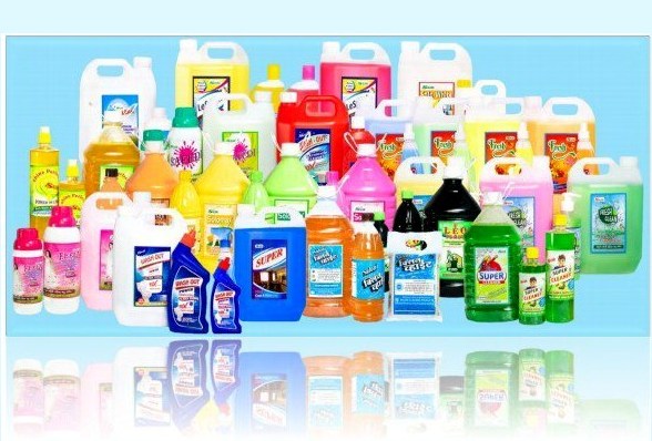 Saloni cleaning product bottles